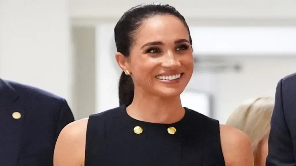 Meghan Markle gồng gánh tài chính gia đình