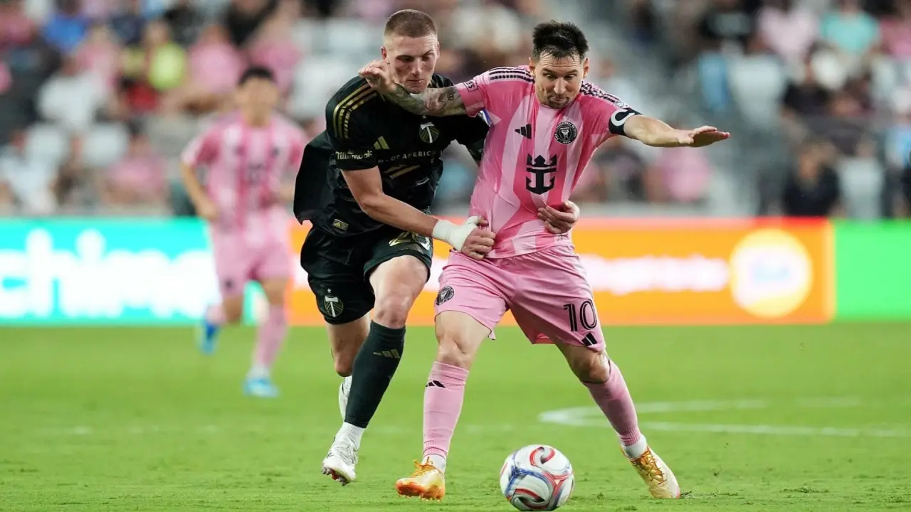 Messi giúp Inter Miami thắng trận đầu tiên trên sân nhà mới NU
