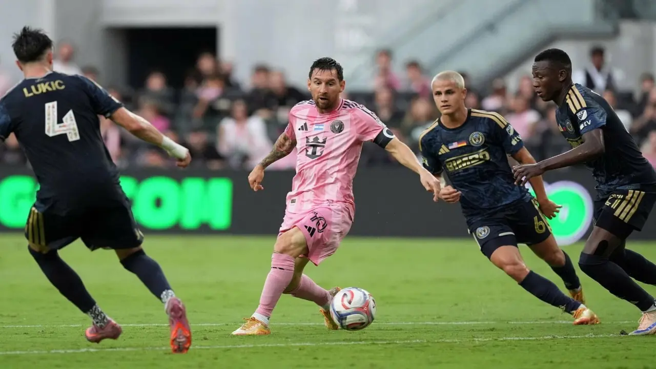 Messi tịt ngòi trong trận đấu có 10 bàn ở MLS