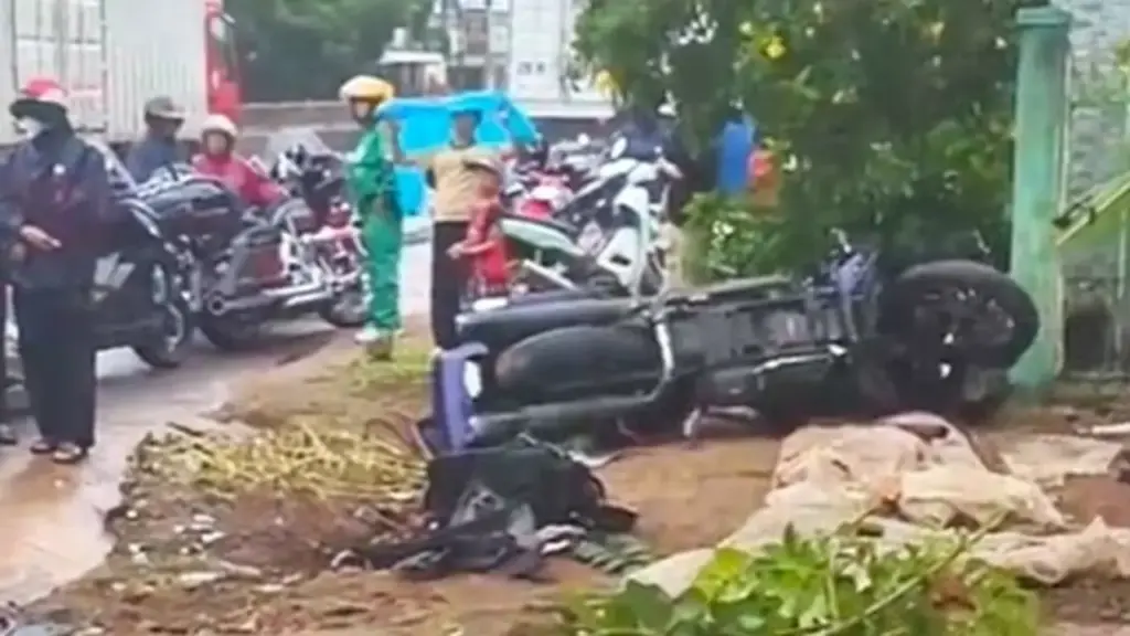 Môtô trong đoàn gặp nạn trên quốc lộ, một người chết