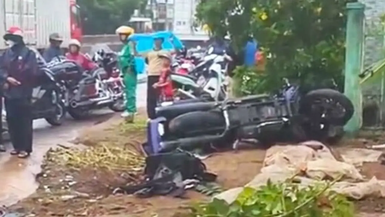 Môtô trong đoàn gặp nạn trên quốc lộ, một người chết