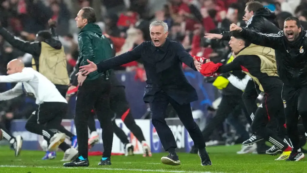 Mourinho đạt thỏa thuận dẫn dắt Real