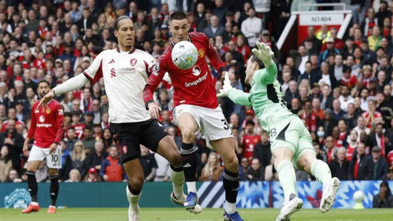 M.U thắng nghẹt thở Liverpool ở trận đấu hay kinh khủng, chính thức có vé dự Champions League