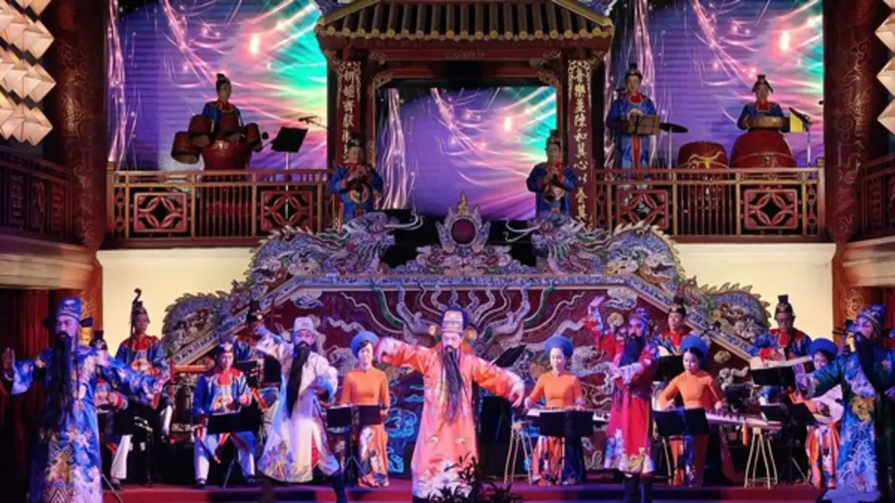 Muốn làm "kinh tế di sản", Huế cần chú trọng đầu tư cho người kế tục