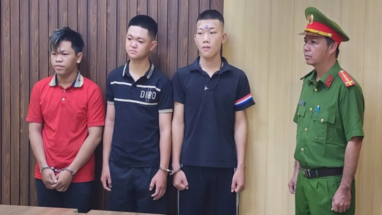 Ném bom xăng vào nhà đối thủ, nhóm đối tượng bị bắt