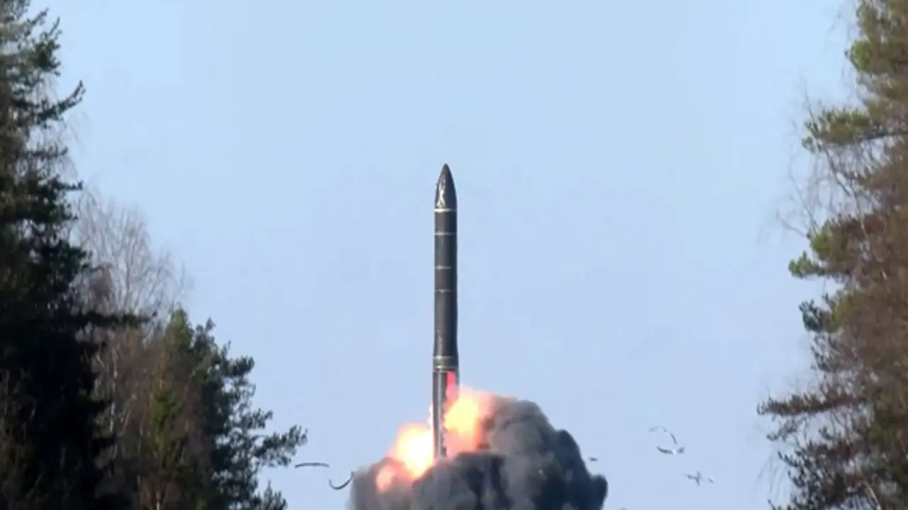 Nga tập trận hạt nhân với 200 bệ phóng tên lửa và 13 tàu ngầm