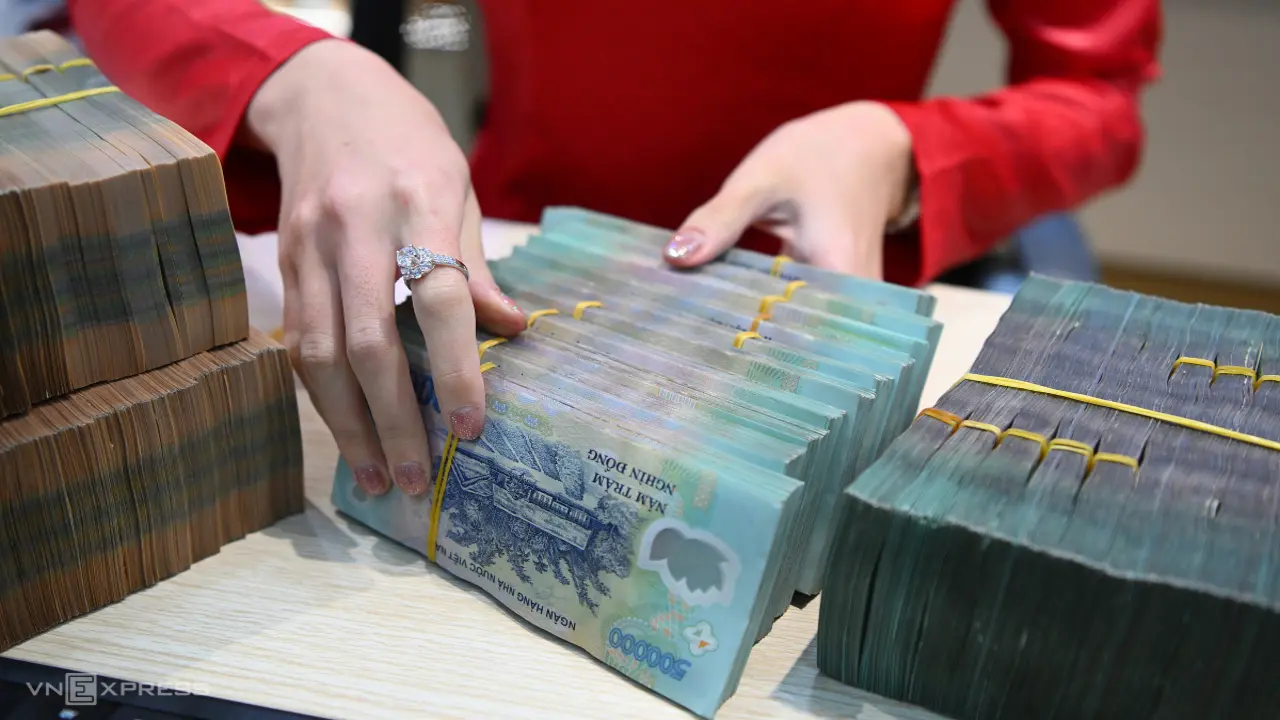 Ngân hàng Nhà nước yêu cầu thanh tra nhà băng tăng lãi suất