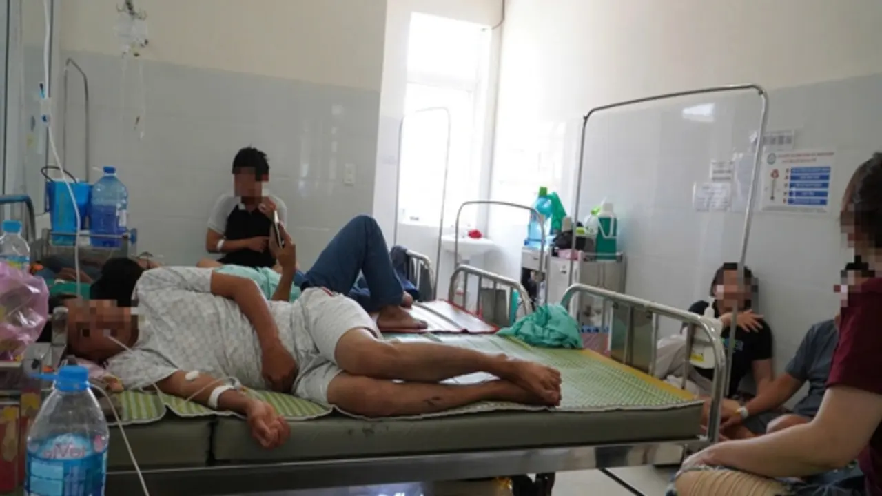 Nghi ngộ độc sau khi ăn bánh mì ở Quy Nhơn: Chủ tiệm cũng nhập viện