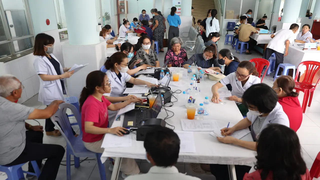 Người dân 9 xã, đặc khu ở TP HCM khám sức khỏe miễn phí từ cuối tháng 5