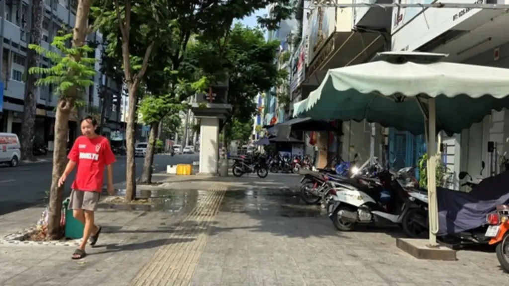Người dân đăng ký, nộp hơn 450 triệu đồng để sử dụng vỉa hè phường An Đông