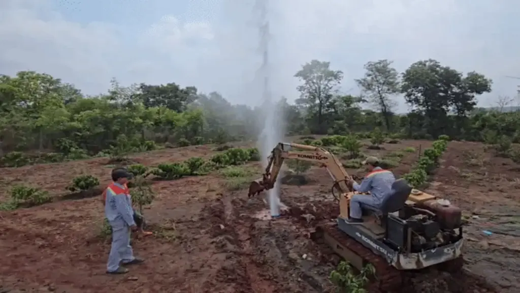 Người dân kiến nghị kiểm tra giếng phun khí, nước như vòi rồng ở Gia Lai