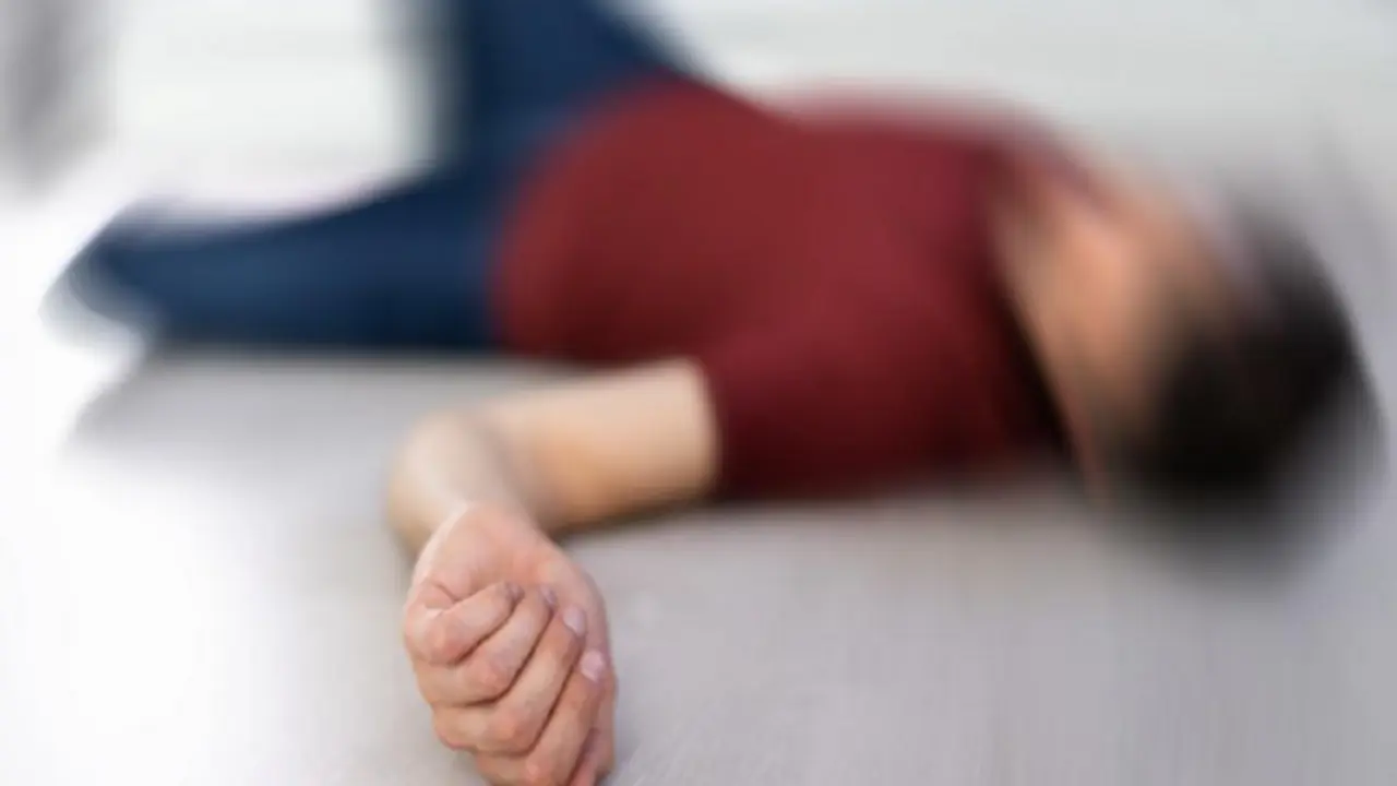Người đàn ông 25 tuổi tử vong trên giường, bác sĩ chỉ mặt “thủ phạm” là thói quen rất nhiều người trẻ đang mắc phải