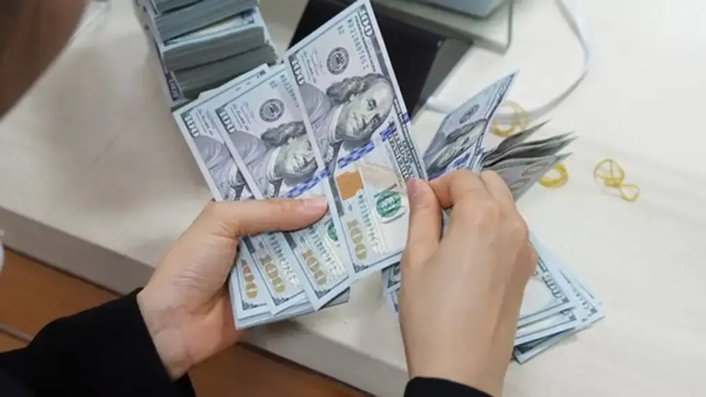 Người dân xuất nhập cảnh được mang bao nhiêu tiền và vàng?