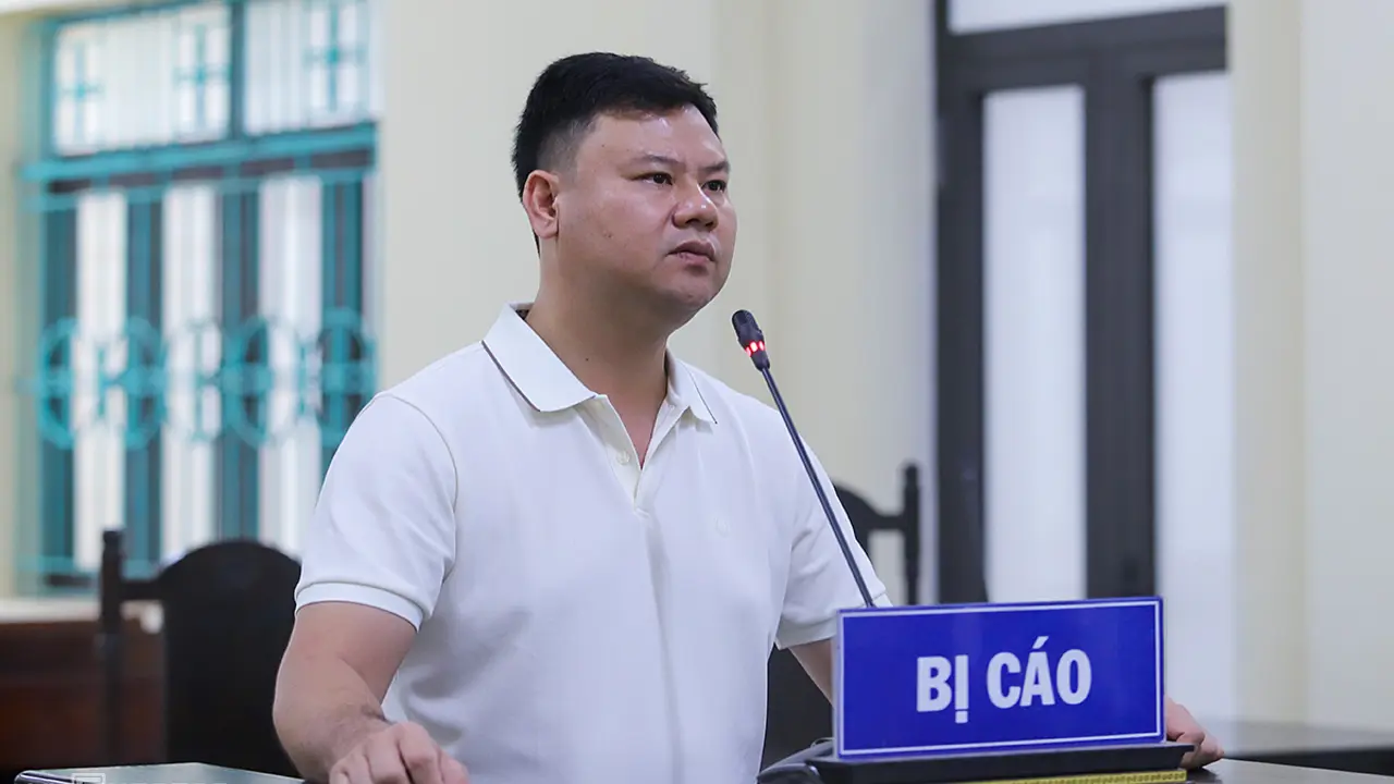 Người lái ôtô 'khóa đuôi' xe khác ở Hà Tĩnh bị xét xử