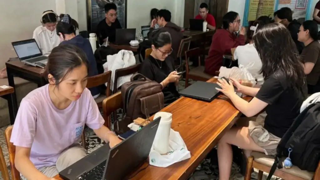 Người trẻ chi bao nhiêu cho việc ngồi quán cà phê mỗi tuần?
