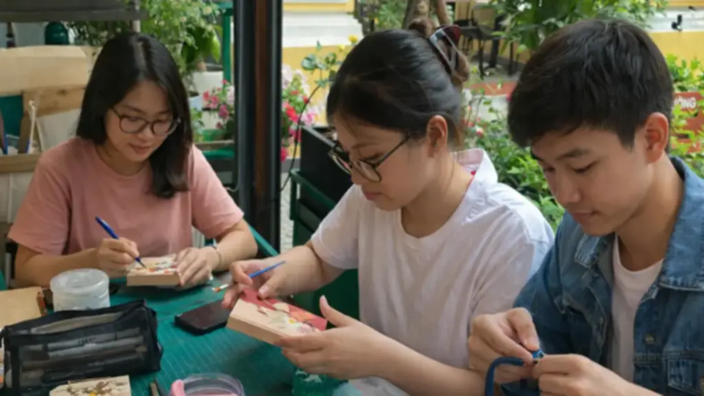 Người trẻ đi làm thêm dịp hè không chỉ vì tiền, tại sao?