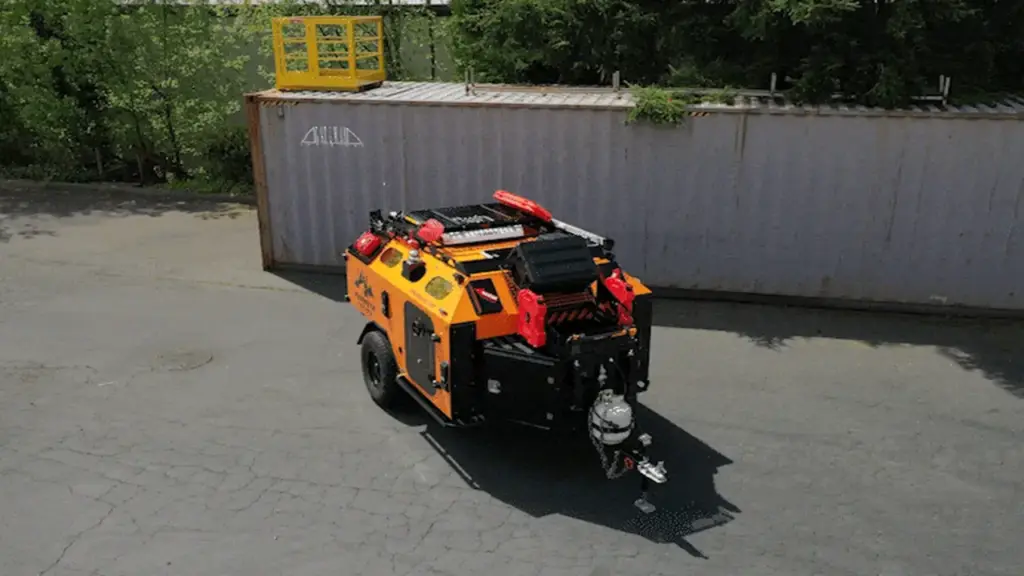 Nhà di động như boong-ke với nhiều trang bị hiếm thấy: Chống đạn, dã thú, không sợ 'ngày tận thế'