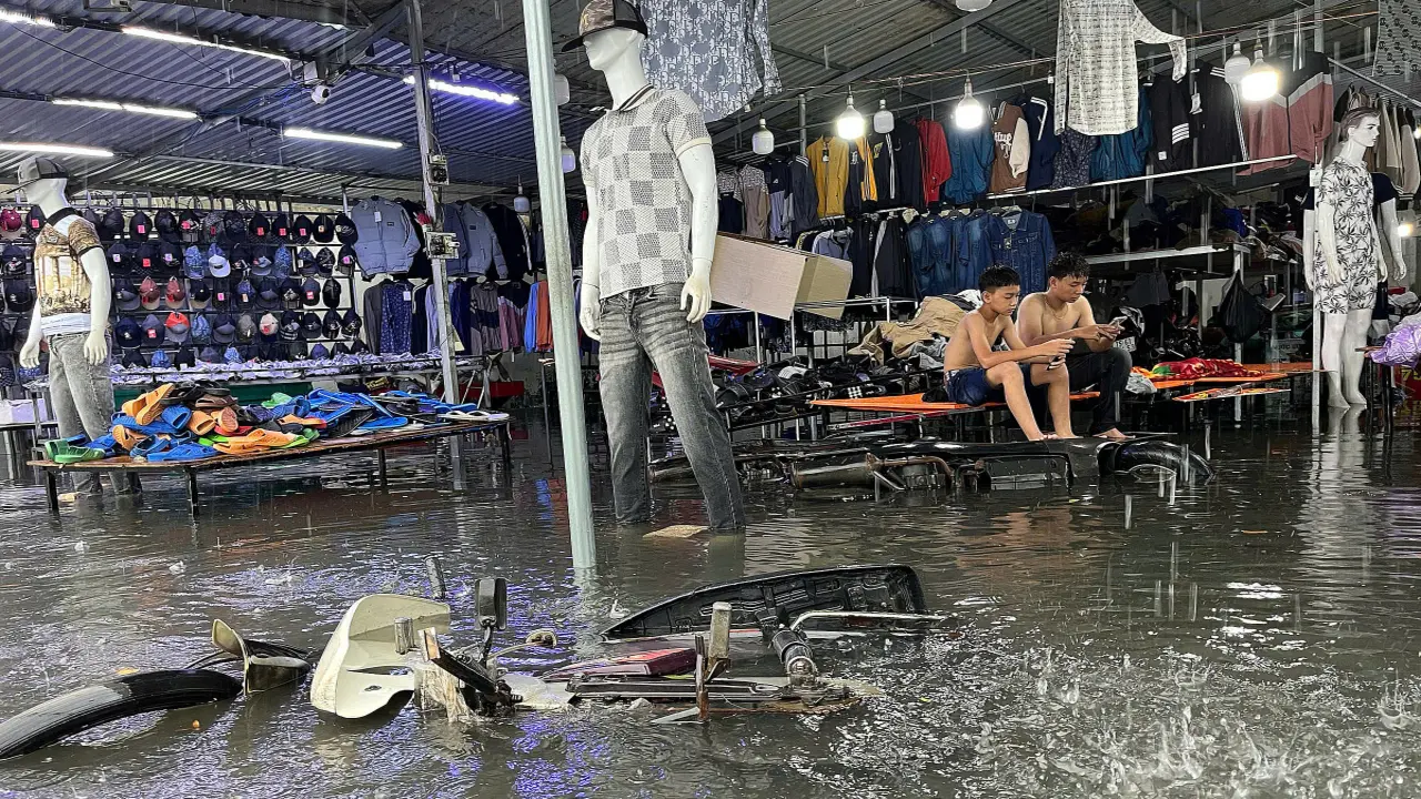 Nha Trang ngập sâu sau mưa