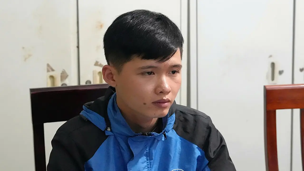 Nhân viên giao hàng lấy tiền của công ty, hoang báo bị cướp