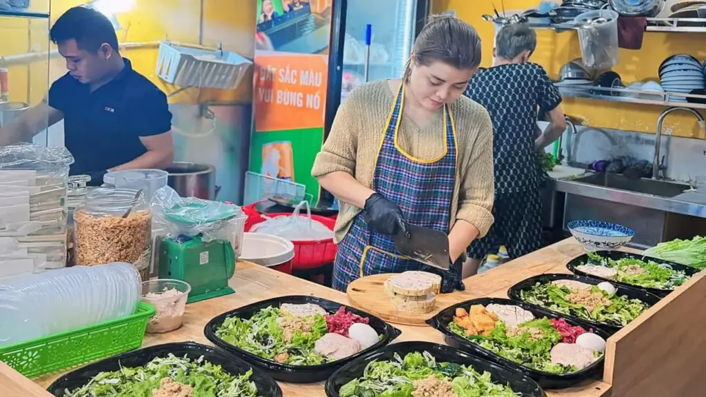 Nỗi sợ của chủ quán ăn thời 'bóc phốt'