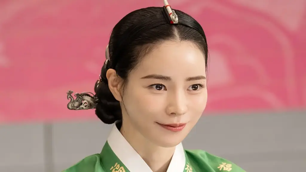 'Nữ hoàng cảnh nóng' Lim Ji Yeon đóng phim xuyên không