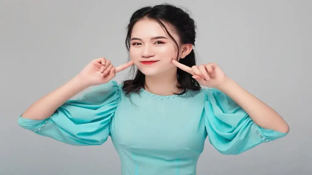 Nữ sinh Việt mang “Bèo dạt mây trôi” đến sinh viên quốc tế