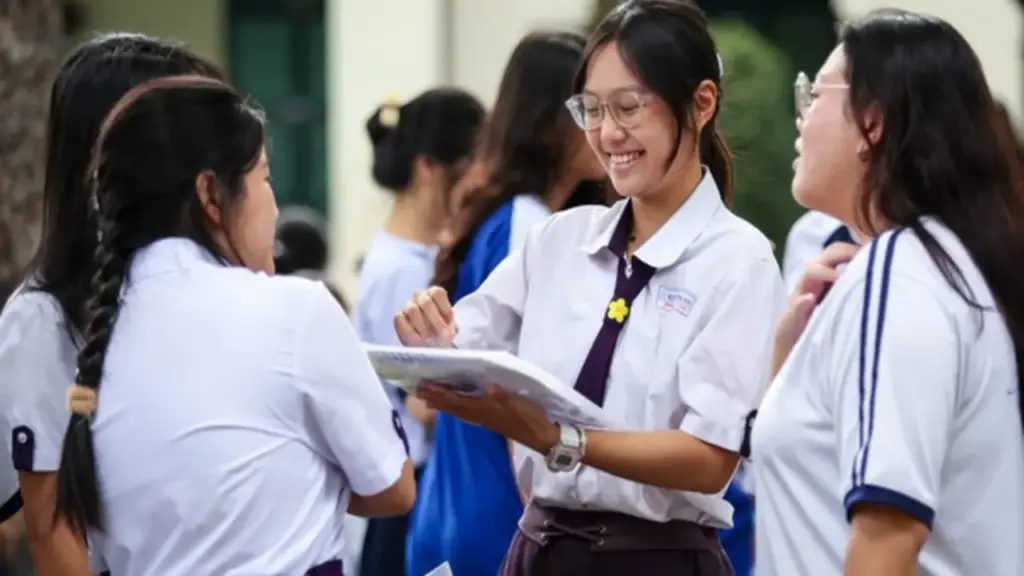 Ôn thi tốt nghiệp THPT: Biến sai lầm thành điểm 9+ nhờ chiến thuật luyện đề ngược