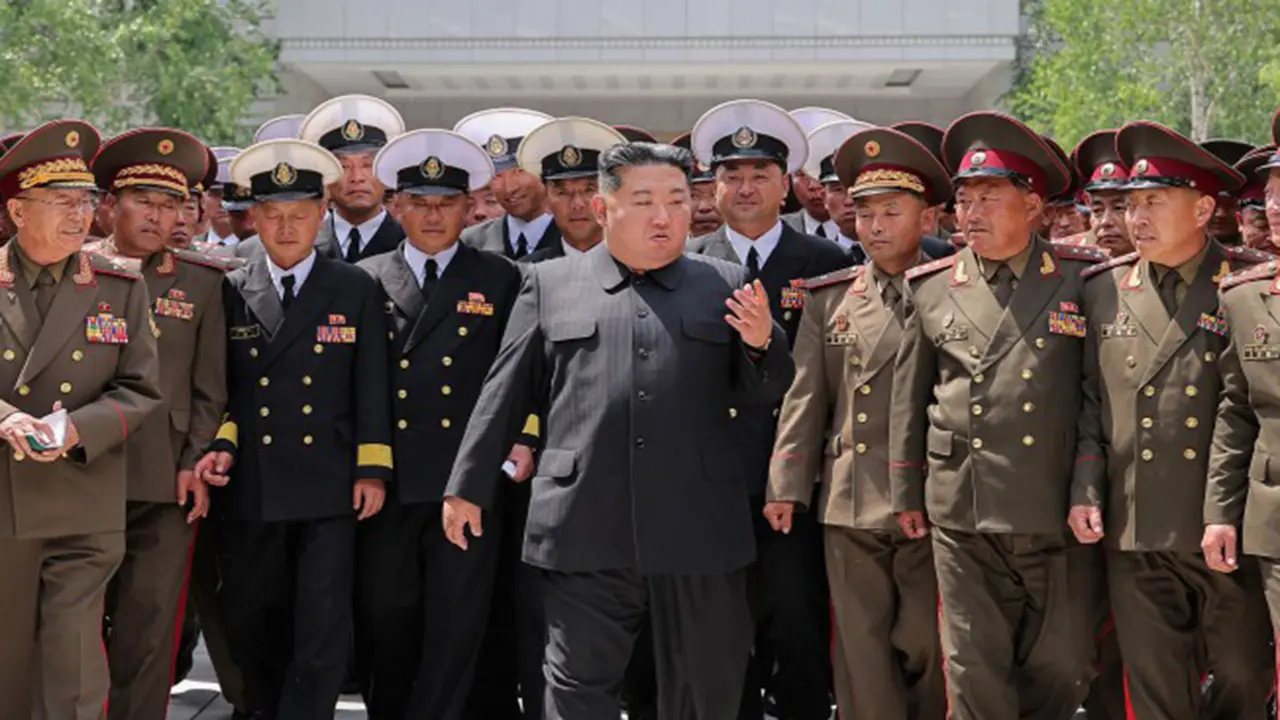 Ông Kim Jong-un muốn biên giới trở thành 'pháo đài bất khả xâm phạm'