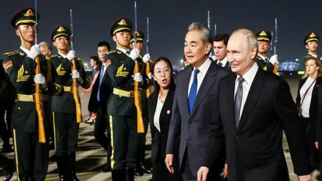 Ông Putin đến Bắc Kinh, bắt đầu chuyến công du Trung Quốc