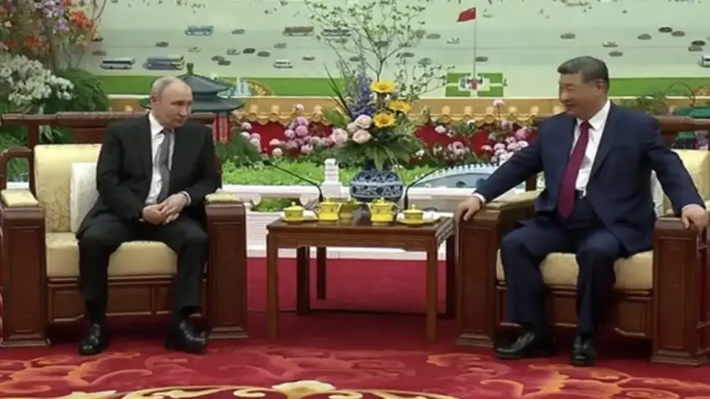 Ông Tập, ông Putin trà đàm sau khi 42 văn kiện hợp tác được ký kết