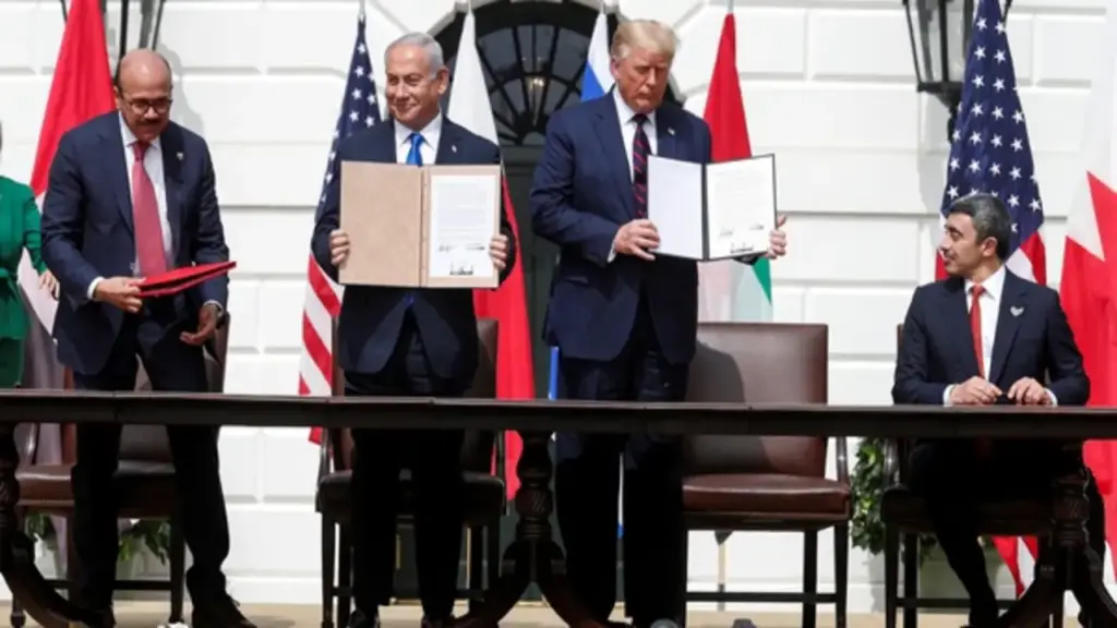 Ông Trump gắn thỏa thuận Iran với hiệp định bình thường hóa quan hệ Ả Rập - Israel