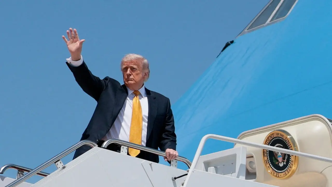 Ông Trump lên đường công du Trung Quốc