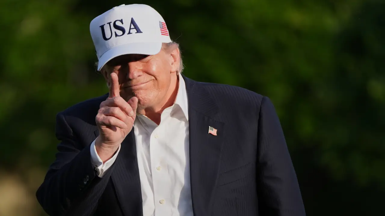 Ông Trump rút đơn vụ kiện 10 tỷ USD với Sở Thuế vụ Mỹ