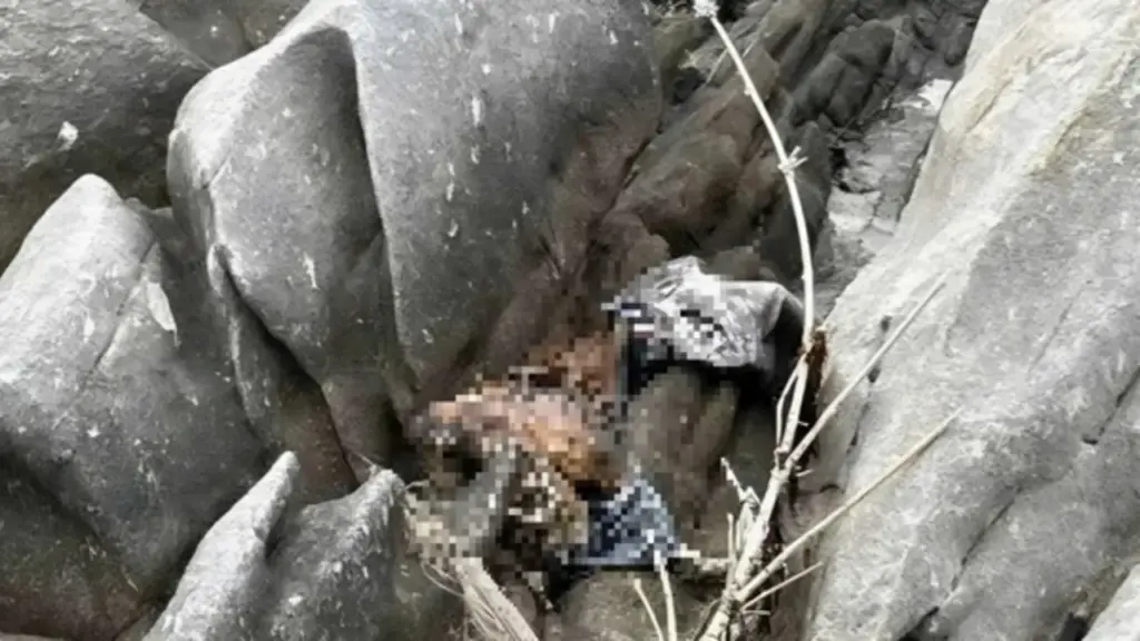 Phát hiện bộ xương người mắc kẹt trên gành đá tại Khánh Hòa