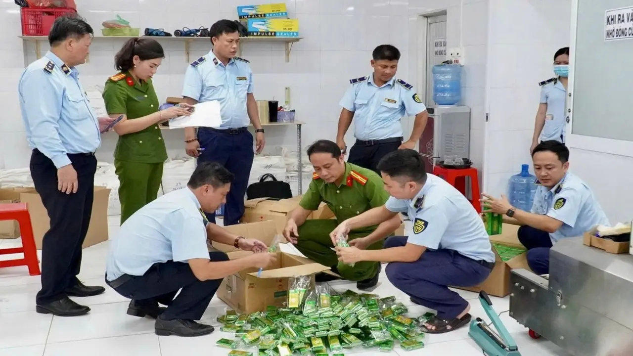 Phát hiện công ty ở TP.HCM mở chi nhánh làm dầu gió giả tại Tây Ninh