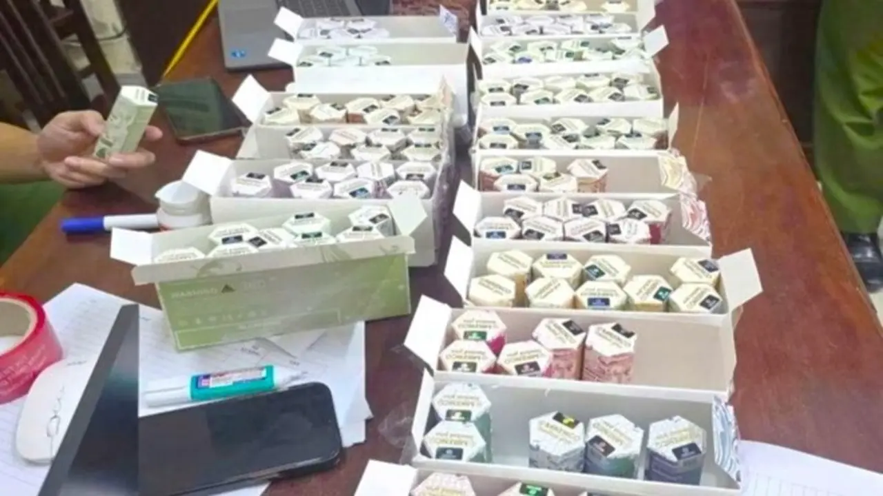 Phát hiện hơn 800 sản phẩm thuốc lá điện tử tại một cửa hàng ở Ninh Bình