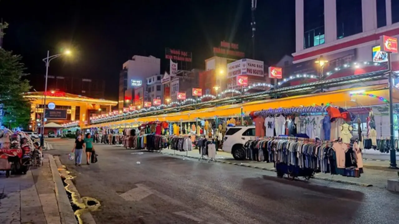 Phố đêm 'chết yểu'