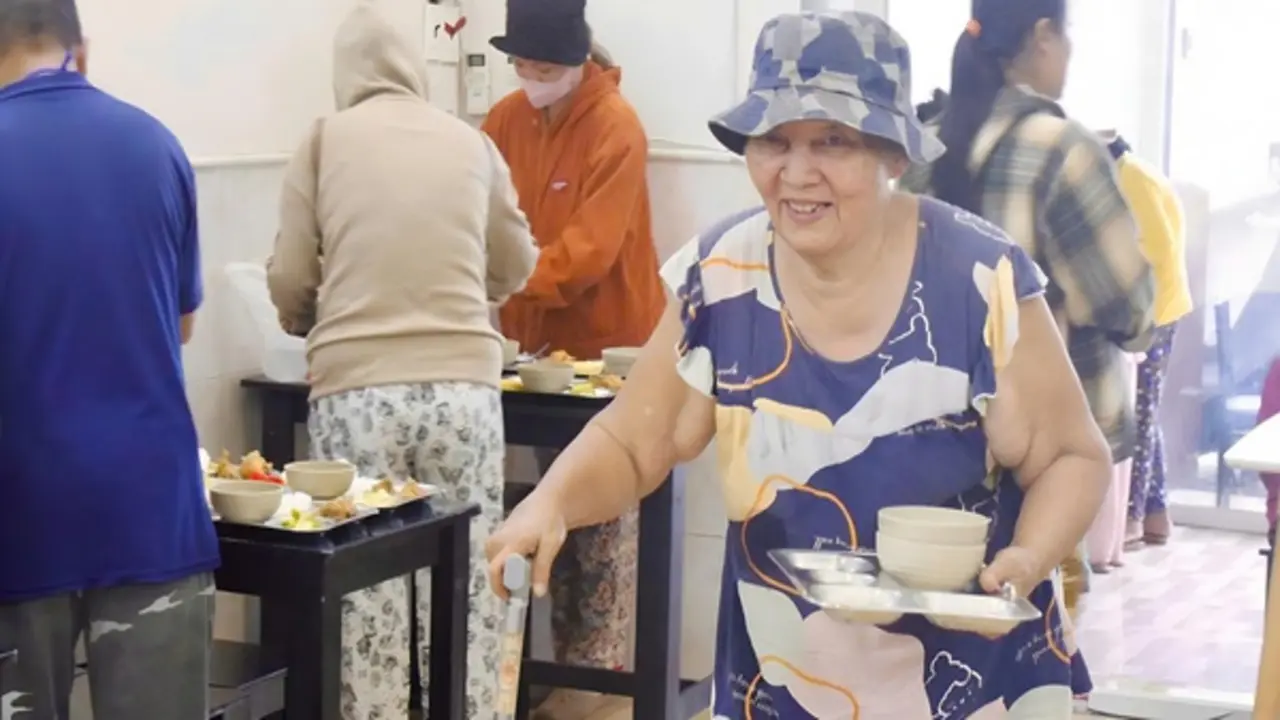 Quán cơm miễn phí gần bệnh viện và lời chúc lạ: ‘Mong không gặp lại’