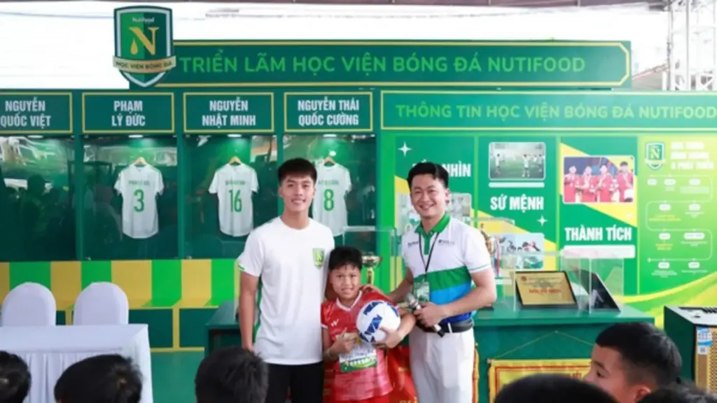 Quốc Việt tiếp lửa hàng nghìn thí sinh tại ngày hội tuyển sinh Nutifood 2026