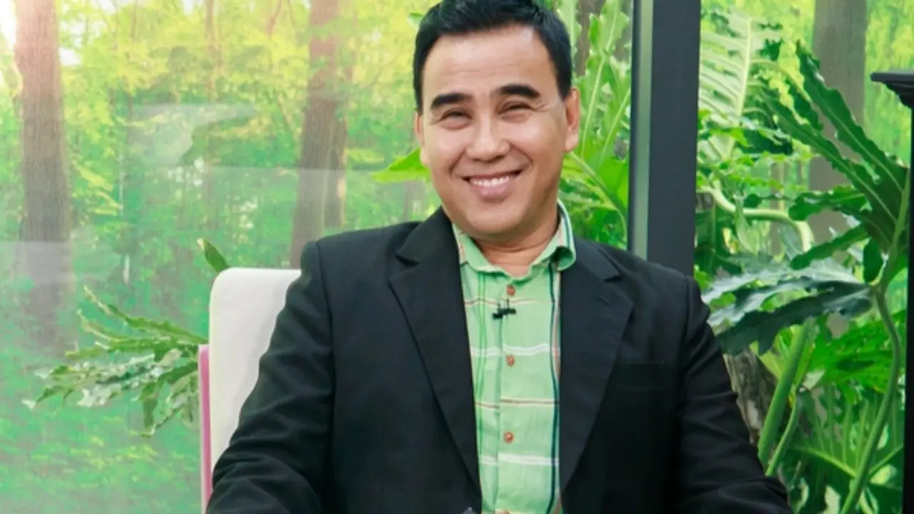 Quyền Linh: Tôi ăn mì gói, đi xe máy cũng bị nói 'than nghèo kể khổ'