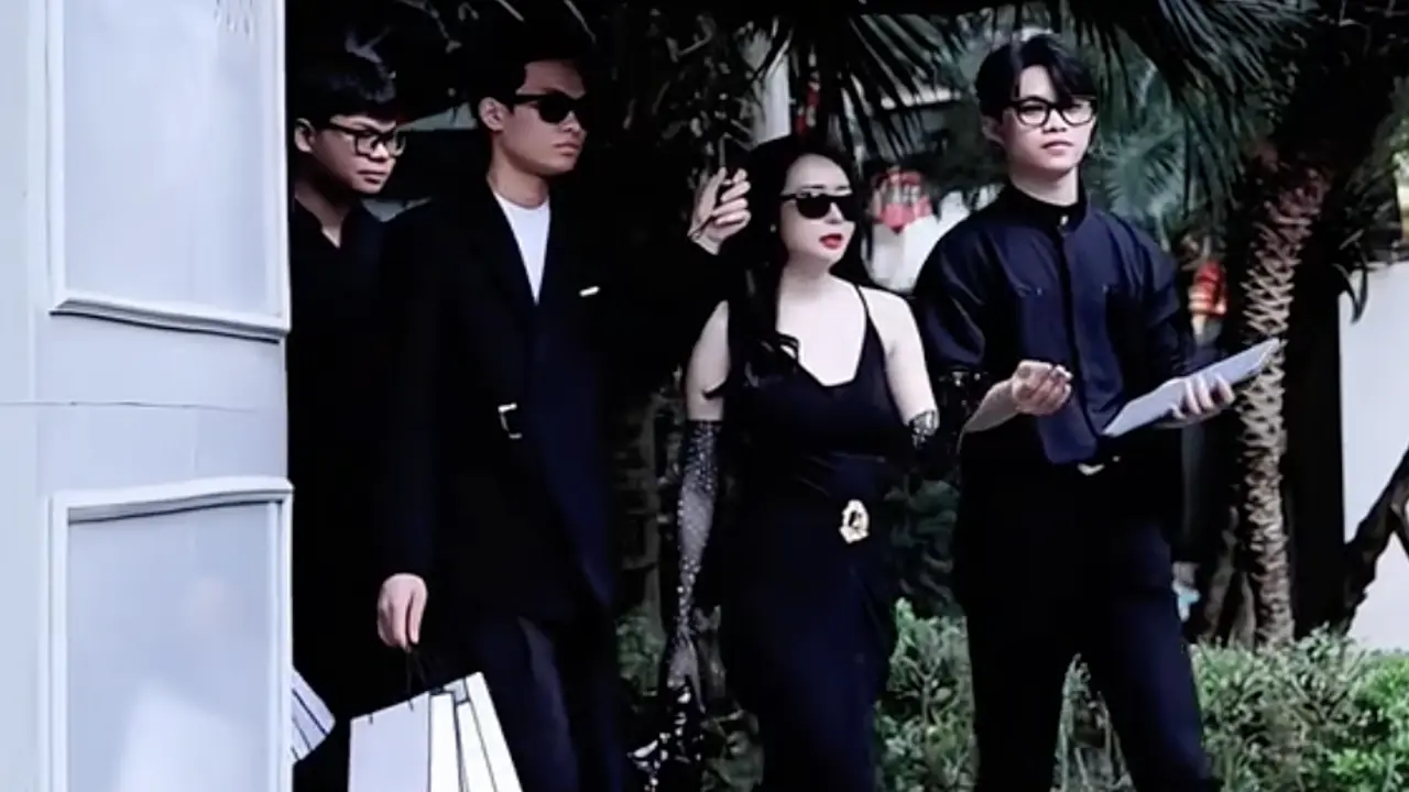 Rộ mốt thuê xe, vệ sĩ giả làm 'tiểu thư xuống phố'