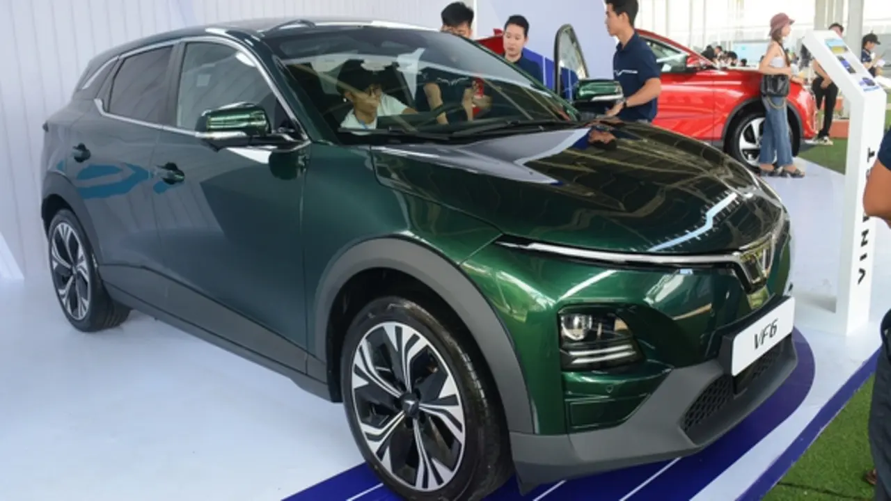 Sedan vắng bóng, xe gầm cao áp đảo cuộc đua ô tô bán chạy nhất Việt Nam