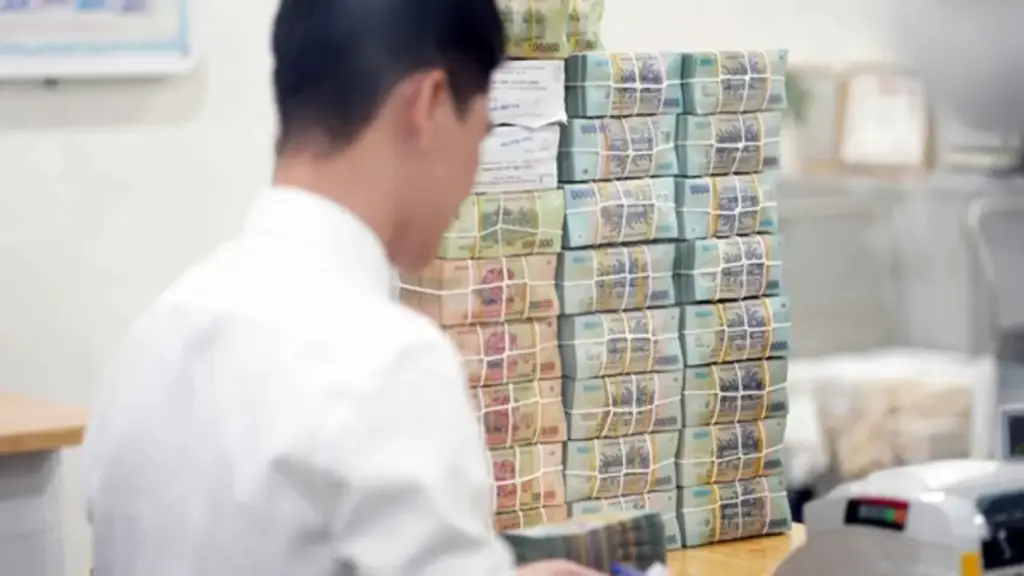 Siết lãi suất tiết kiệm