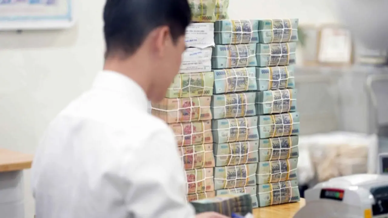 Siết lãi suất tiết kiệm