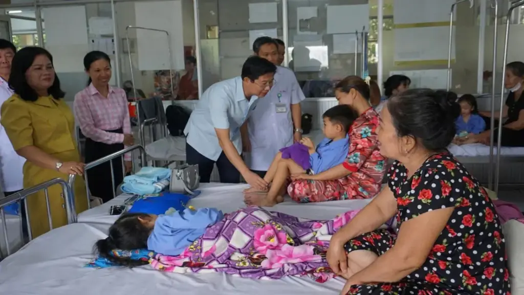 Số ca nghi ngộ độc sau ăn bán trú ở Đồng Tháp lên 81