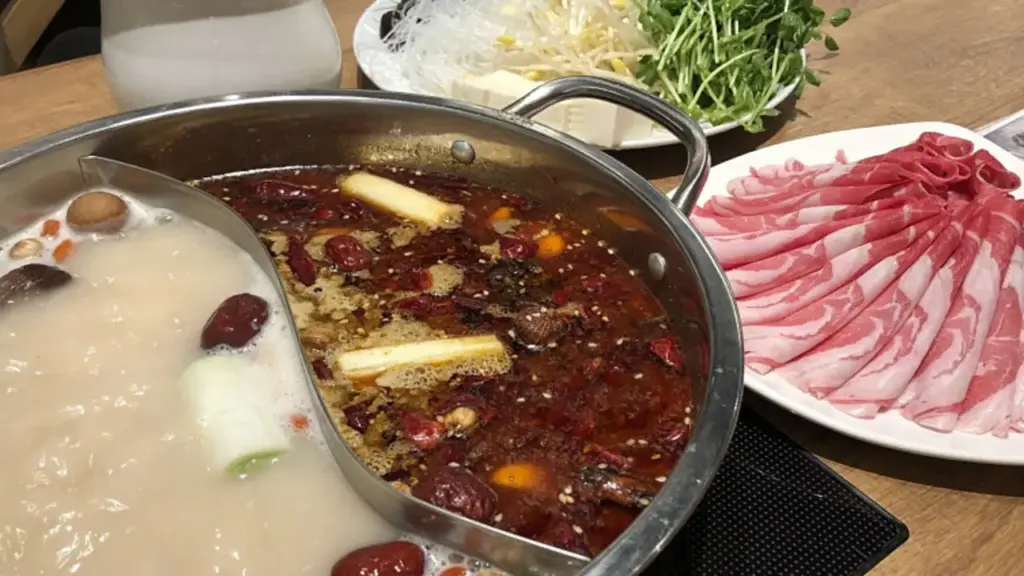 Sở thích húp nước lẩu, rưới đẫm nước sốt có thể tàn phá thận