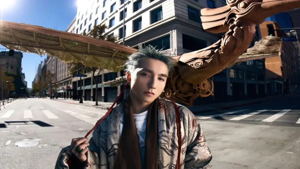 Sơn Tùng M-TP hát tiếng Anh, mang chim lạc đến Los Angeles trong MV Come my way