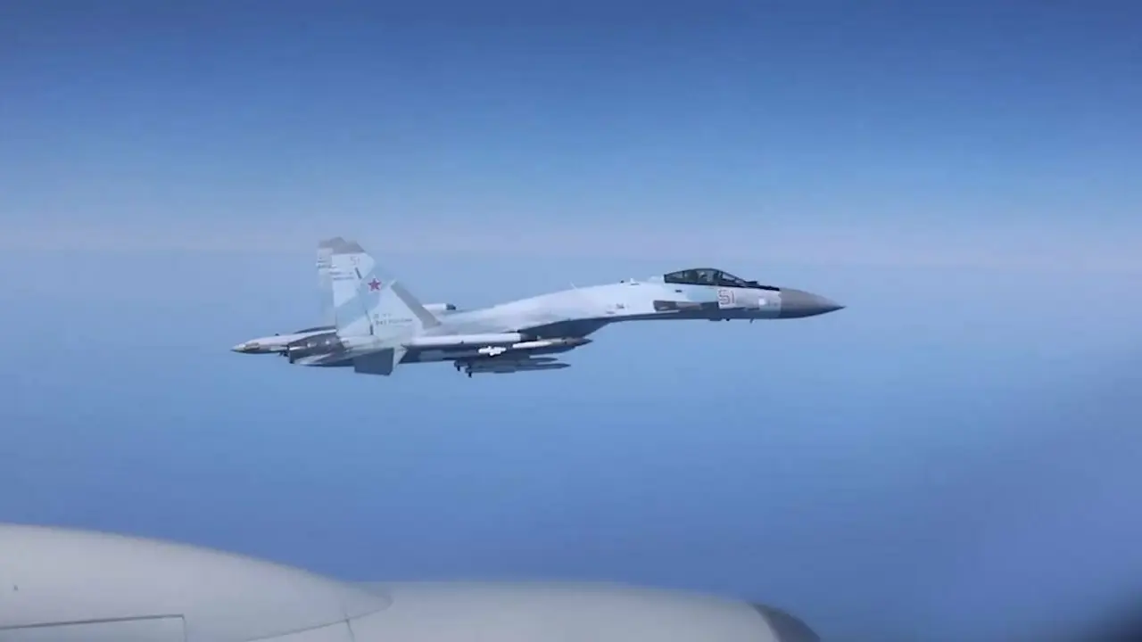 Su-35S Nga áp sát, khiến trinh sát cơ Anh kích hoạt cảnh báo khẩn