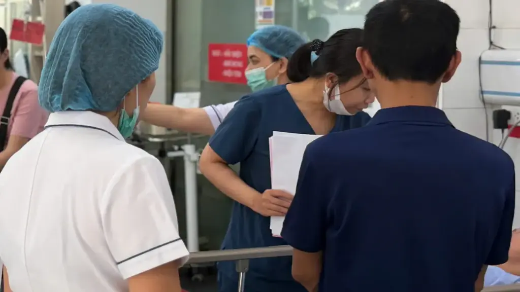 Suy thận cấp sau một ngày làm việc dưới trời nắng nóng