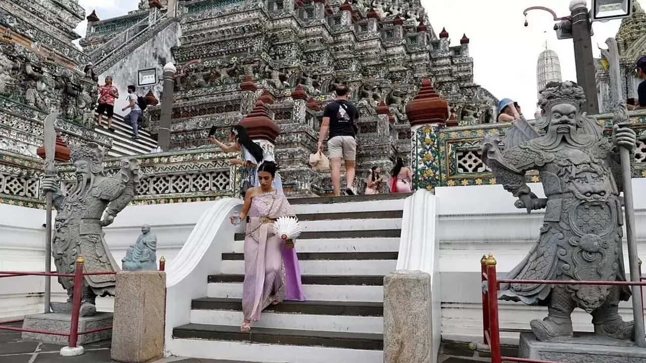 Thái Lan dự tính tăng thuế du lịch